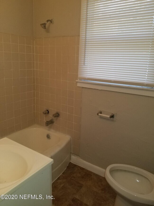 Building Photo - 1901 Pullman Ct