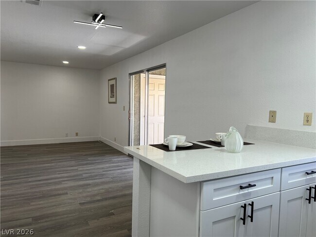 Building Photo - 5080 Indian River Dr