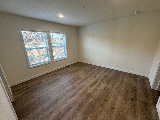 Building Photo - 315 Gerdes Ave