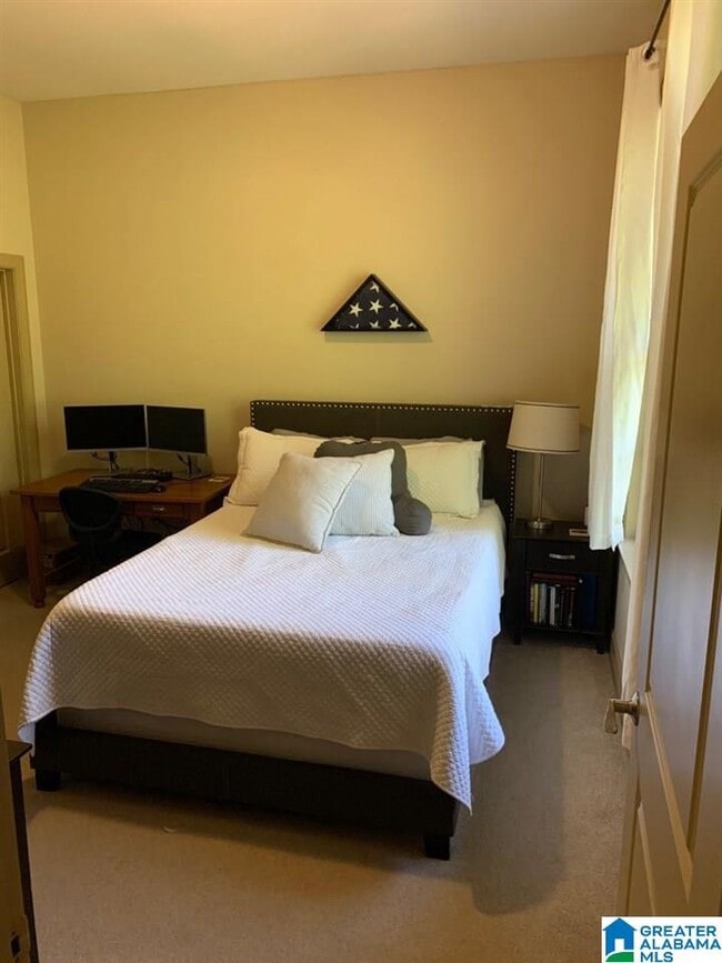 Building Photo - 1040 Broadway St