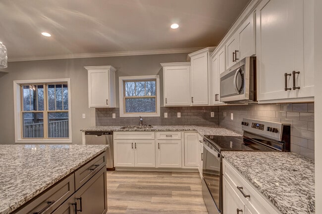 Building Photo - 187 Westwoods Dr