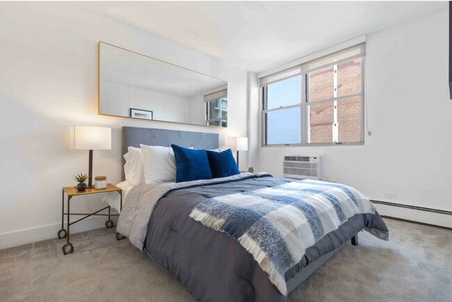 Building Photo - 420 W Belmont Ave