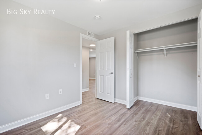 Building Photo - Modern Gahanna Two Bedroom - The Huntley