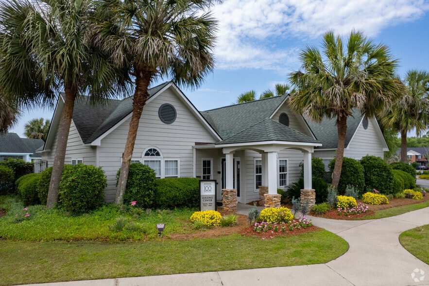 Leasing Office - The Vine at Bermuda Run