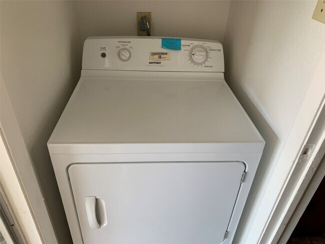 Building Photo - 222 Lemonwood Dr