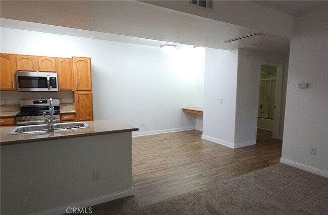 Building Photo - 41410 Juniper St
