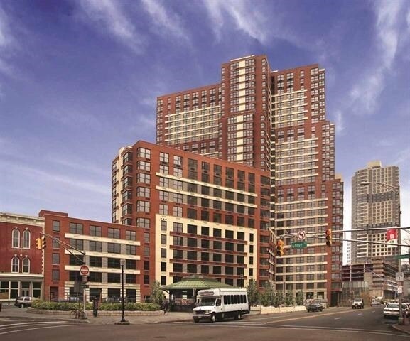Building Photo - 102 Christopher Columbus Dr