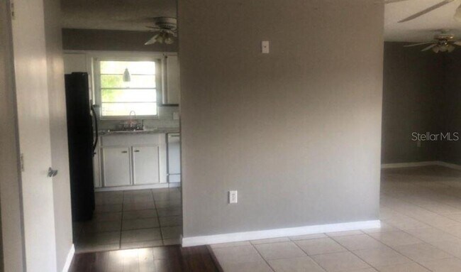 Building Photo - 2326 York Pl