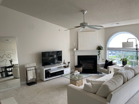 Building Photo - 6112 Hedgecock Cir