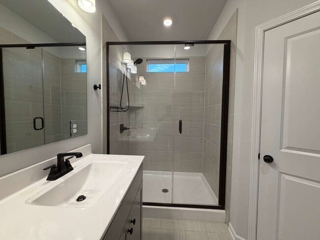 Building Photo - 2029 Statesville Ave