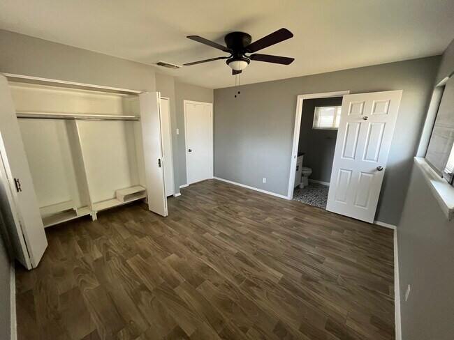 Building Photo - 506 Demya Dr