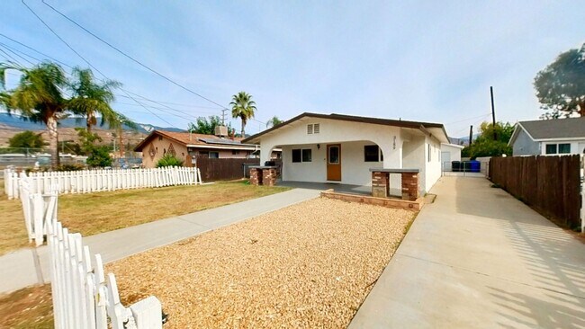 Building Photo - 3189 Sanchez St N