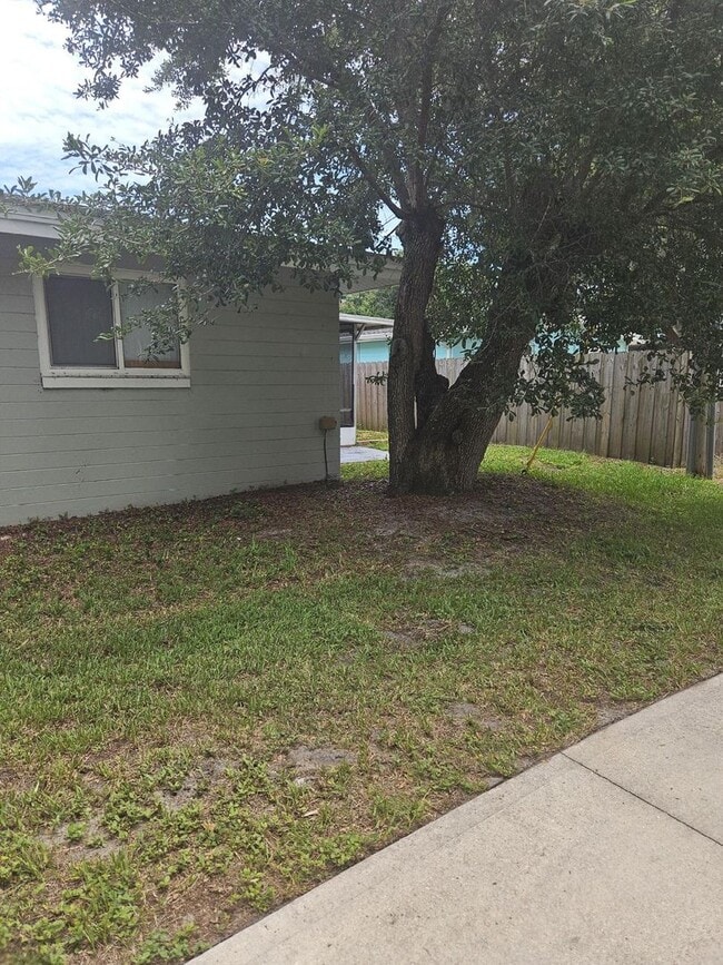 Building Photo - BEAUTIFUL 4 BEDROOM 2 BATH HOME IN THE BEAUTIFUL SOUTH DAYTONA