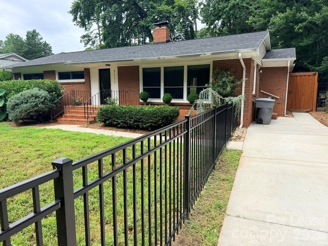 Building Photo - 3111 Airlie St