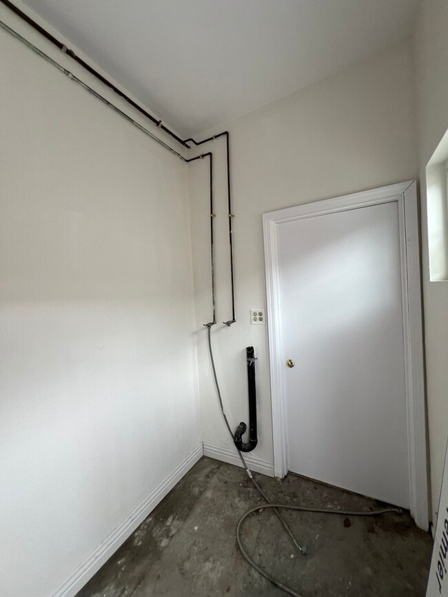 Building Photo - Remodeled 2 Bedroom in Long Beach City