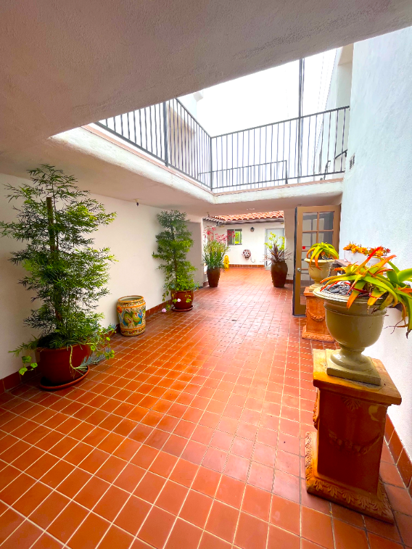 Building Photo - 147 Avenida Serra