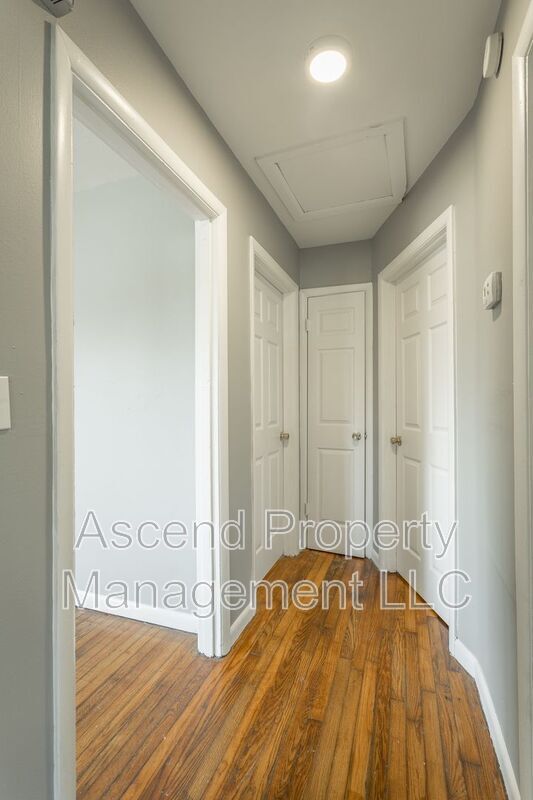 Building Photo - 1113 Jarvis Ave