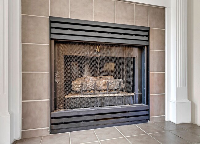 Building Photo - 4501 Parkwood Square