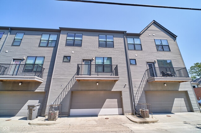 Building Photo - 1856 McQuat Pl