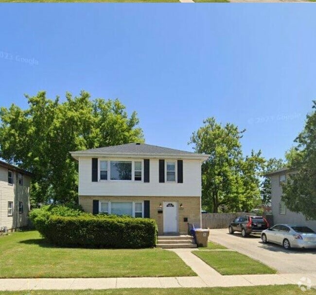 Building Photo - 4811 38th Ave