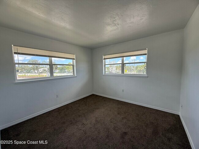 Building Photo - 1440 Parkway Dr