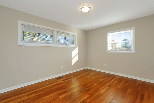 Building Photo - 11 Sandpiper St