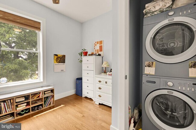 Building Photo - 4012 7th St NW