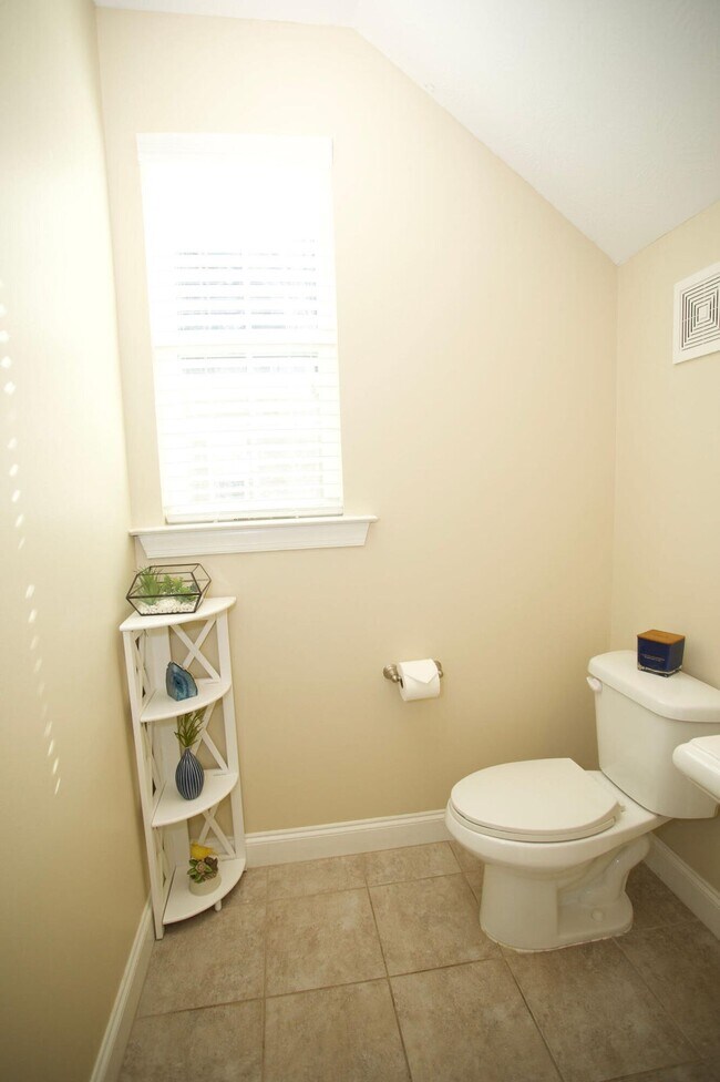 Building Photo - 484 Brantley Cove Cir