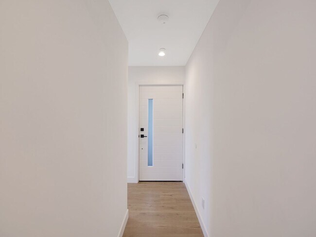 Building Photo - 1856 Redondo Blvd