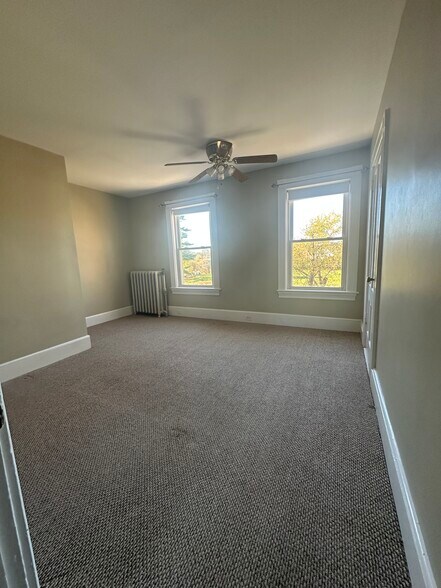 Building Photo - 7 Bell Ave