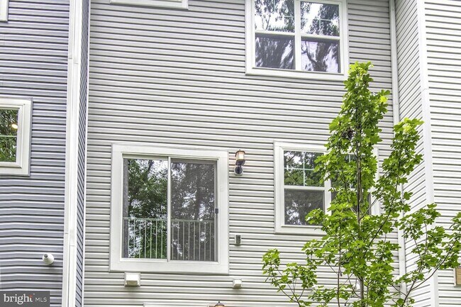 Building Photo - 6835 Winterhill Ln