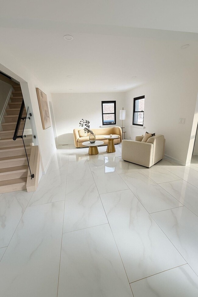 Building Photo - 996 Palisade Ave