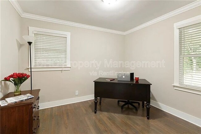 Building Photo - 2526 Brentwood Rd