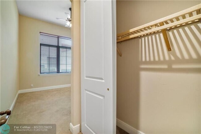 Building Photo - 9722 Clemmons St