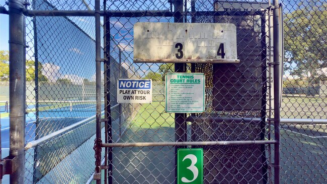 Building Photo - 9340 Lagoon Pl