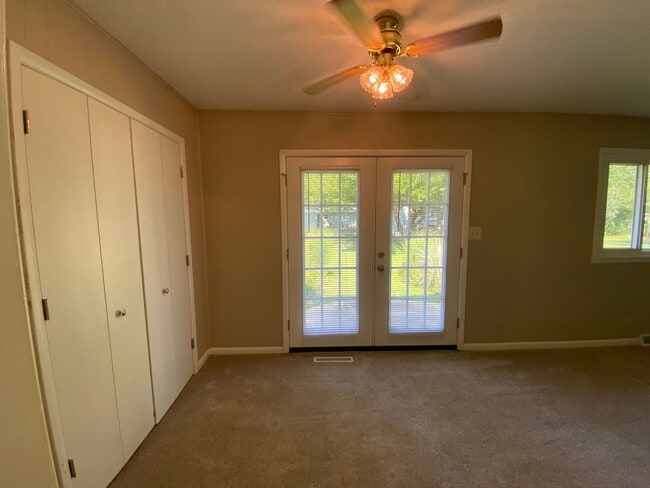 Building Photo - 1953 S Missouri Ave