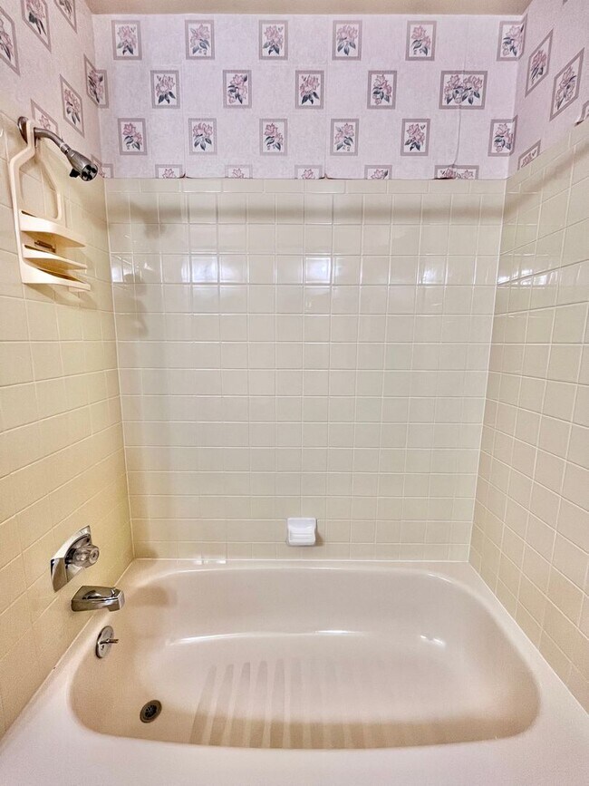 Building Photo - Spacious 4 bed/ 3 bath Two Story Home with Finished Basement - Lawn and Garden Care Included, New...