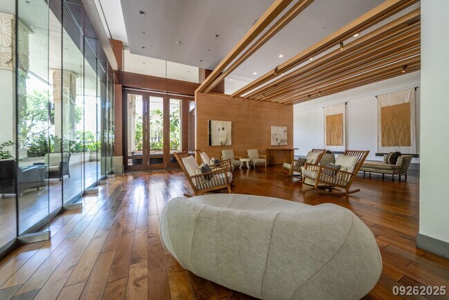 Building Photo - Luxury 3 Bed 2 Bath in the Allure