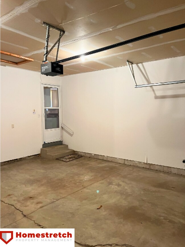 Building Photo - Beautiful 4 Bed 3 Bath Home For Immediate ...
