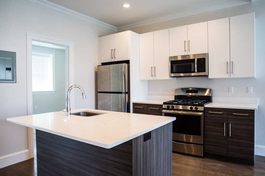 Building Photo - 12 Harvard Terrace