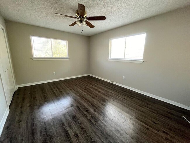 Building Photo - 3106 Duval St