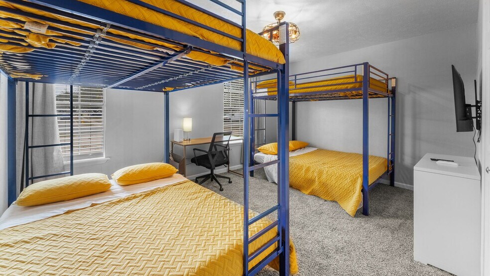 Building Photo - 6314 Senators Dr