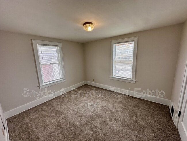 Building Photo - 2052 16th St SW