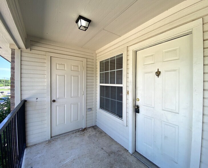 Building Photo - 334 S 40th St