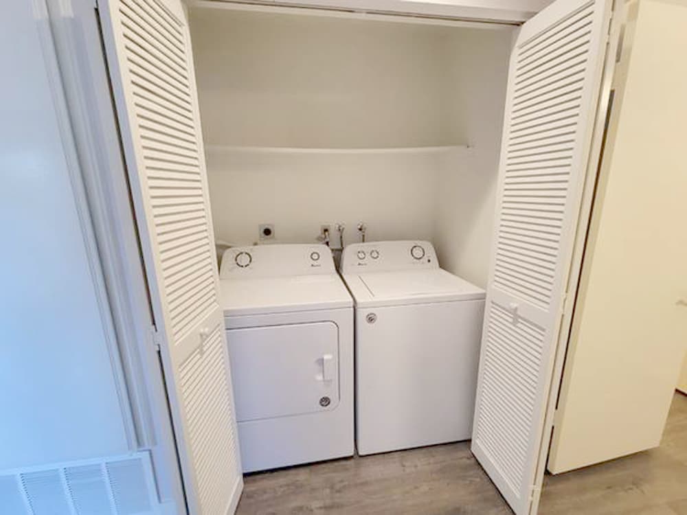 In-unit washer & dryer - 6530 College Grove Dr