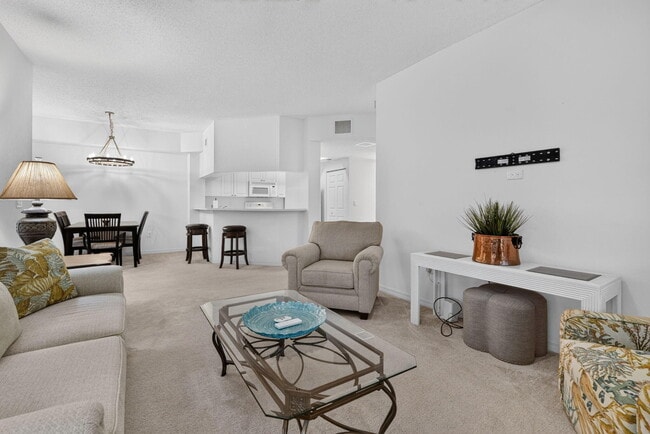 Building Photo - 3020 Alcazar Pl