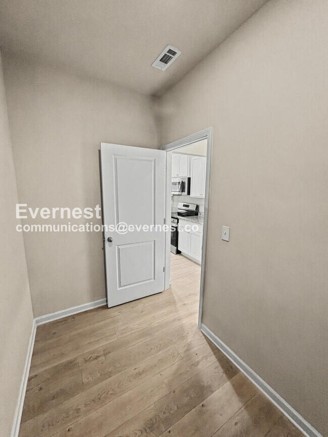 Building Photo - 322 Bertha Honey Stewart Dr