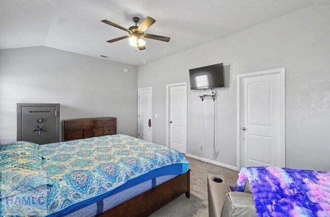 Building Photo - 56 Avondale Dr NE