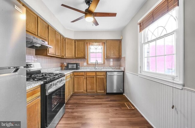 Primary Photo - 3470 Livingston St