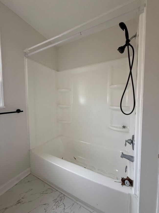 Building Photo - FOR RENT – NEWLY REMODELED